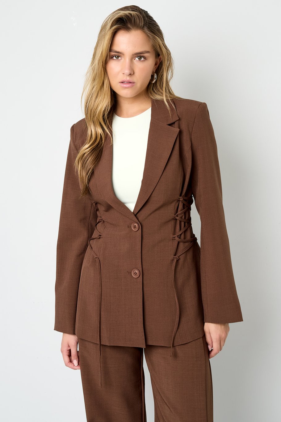 Taillierter Blazer mit Schnürung Bild7